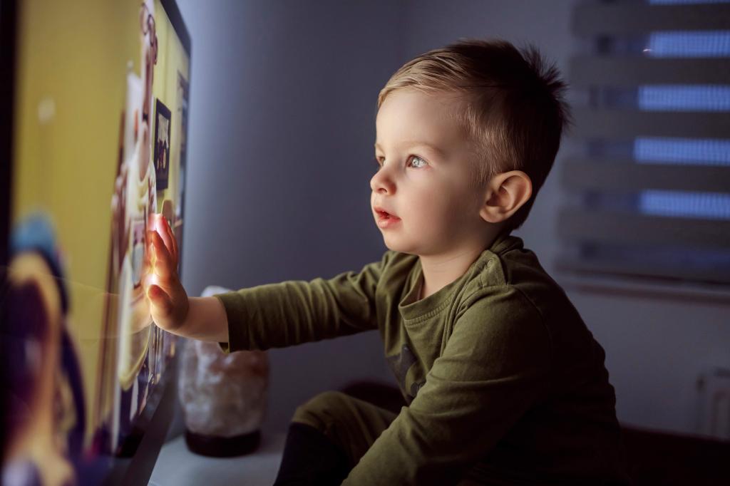 Children under the age of 2 should be banned from screen and TV time, according to this country